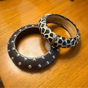 Fun Animal Print Wooden Bangle Set.